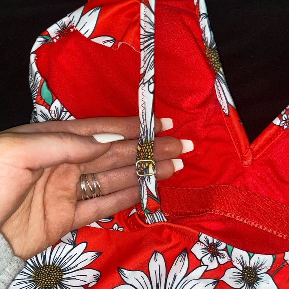 Jessica Simpson bathing suit - Picture 5 of 5